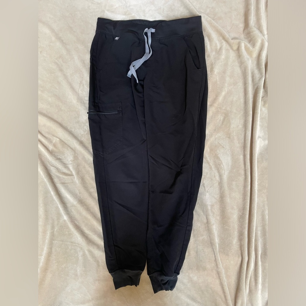 Women’s Figs jogger scrub pants